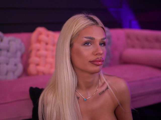 IvyRowa's BongaCams show and profile