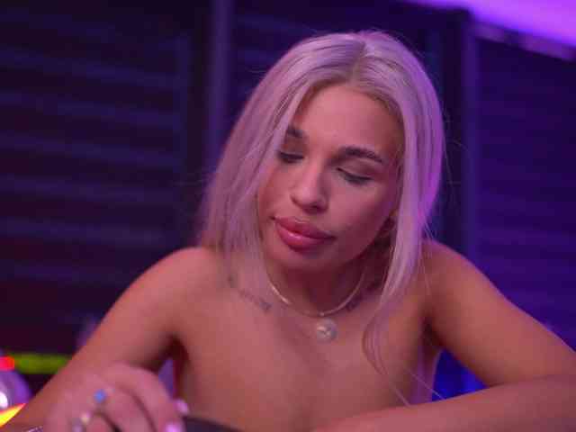 live cam chat IvyRowa