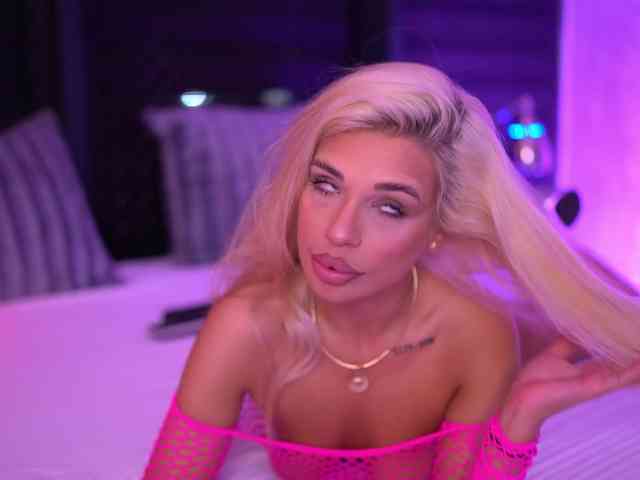 voyeur upskirt IvyRowa