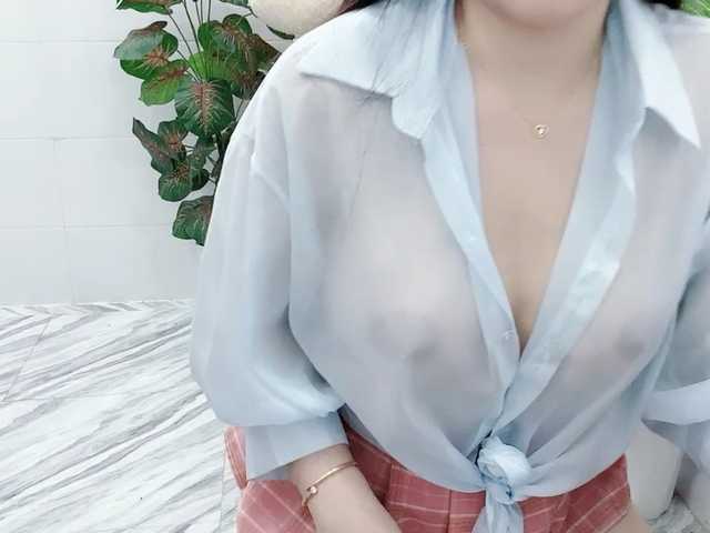 Linh97's BongaCams show and profile