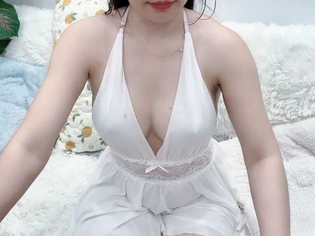 Linh97's BongaCams show and profile