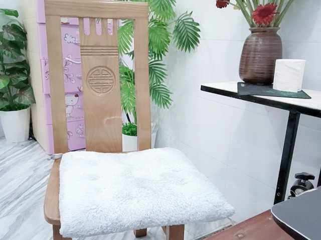 Linh97's BongaCams show and profile