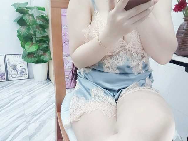 Linh97's BongaCams show and profile