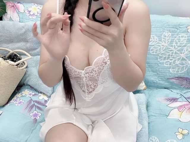 Linh97's BongaCams show and profile