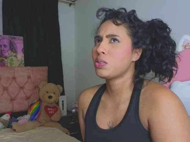 SophieSweetx webcam