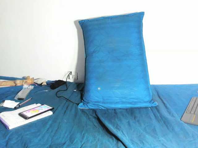  Arantza-Hill chat room