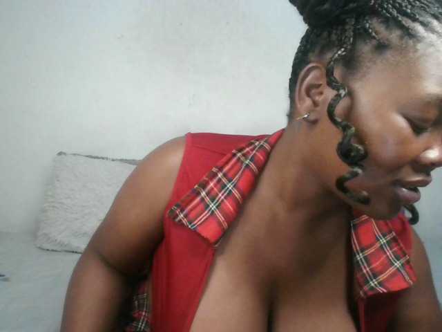 Thickqueenxxx's BongaCams show and profile