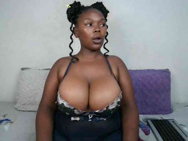 Thickqueenxxx webcam