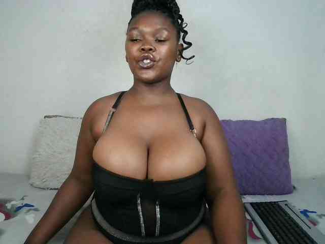 Thickqueenxxx webcam