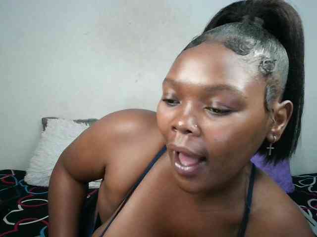 Thickqueenxxx webcam