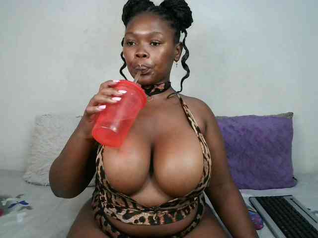 Thickqueenxxx webcam