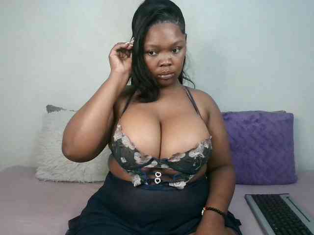 Thickqueenxxx Live Webcam on BongaCams