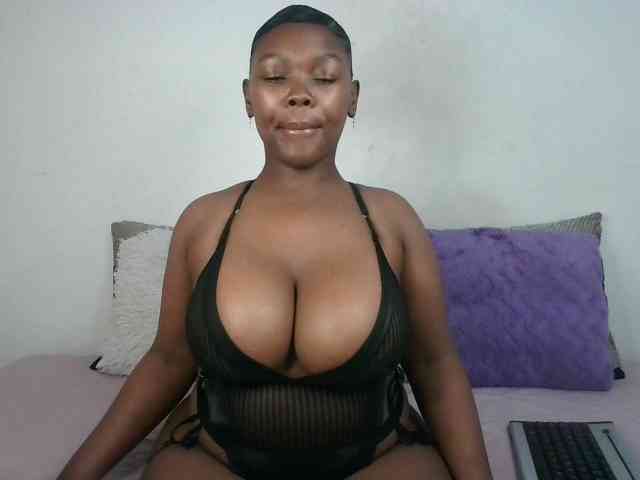 Thickqueenxxx webcam