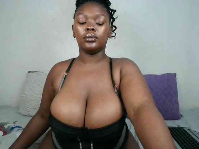 Thickqueenxxx webcam