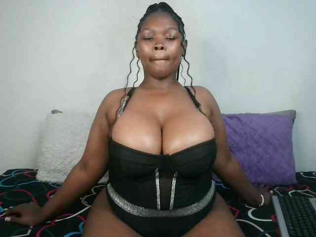 Thickqueenxxx webcam