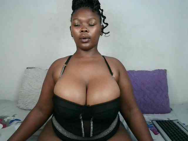 Thickqueenxxx webcam