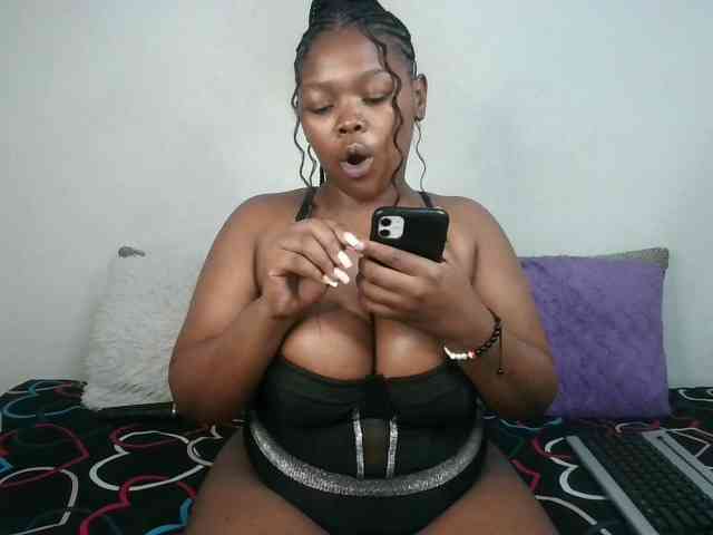 Thickqueenxxx webcam