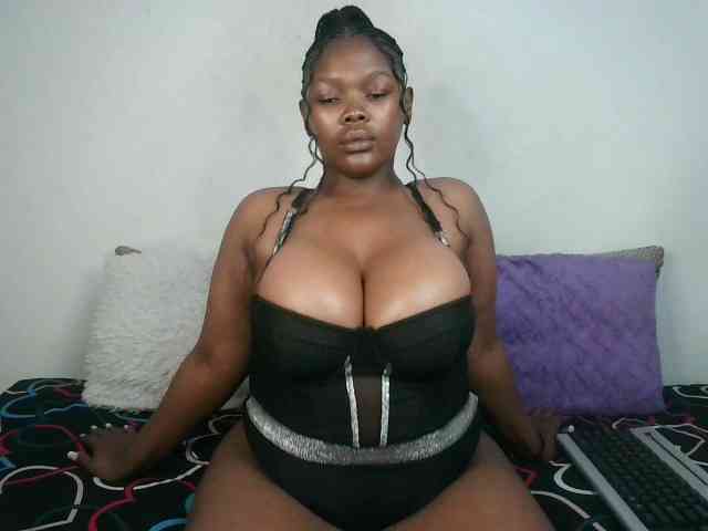 Thickqueenxxx webcam
