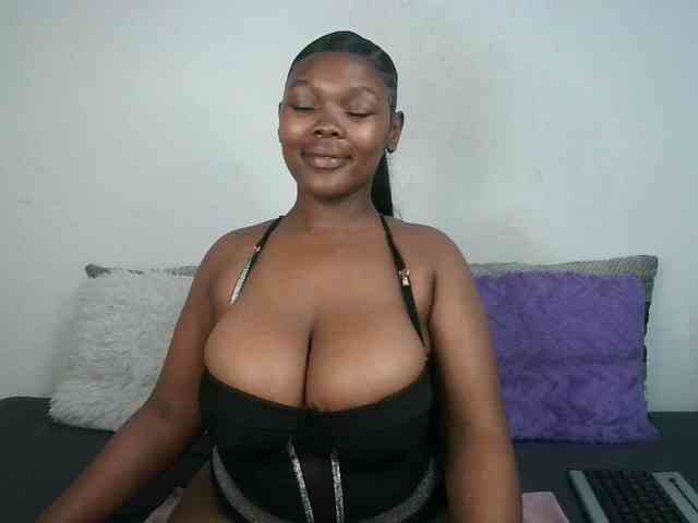 Thickqueenxxx webcam
