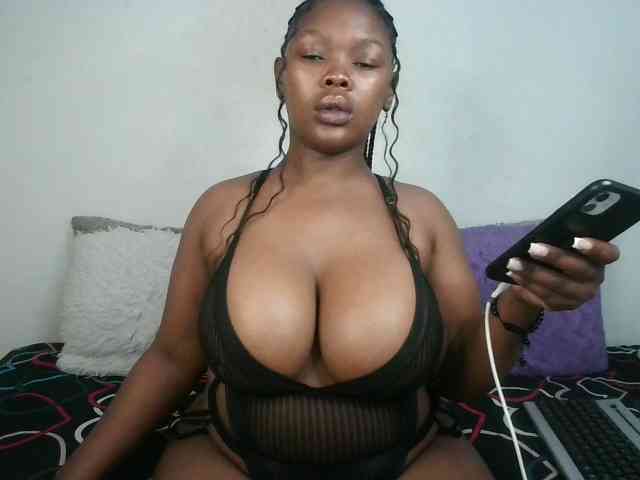 Thickqueenxxx webcam