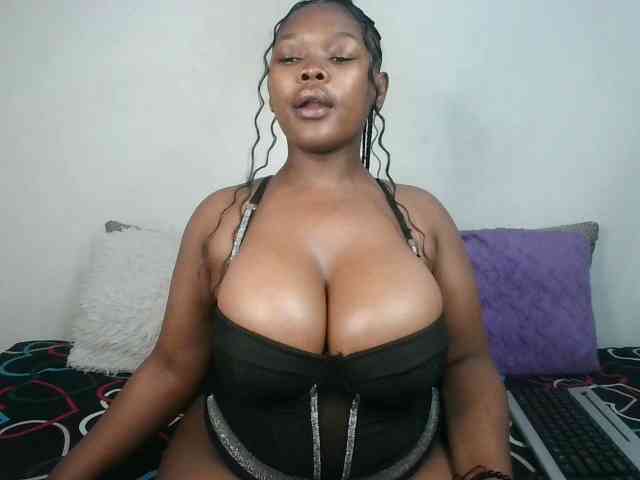 Thickqueenxxx webcam