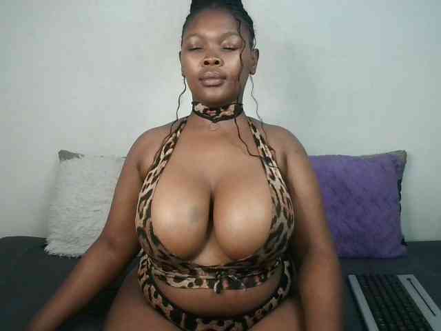 Thickqueenxxx webcam