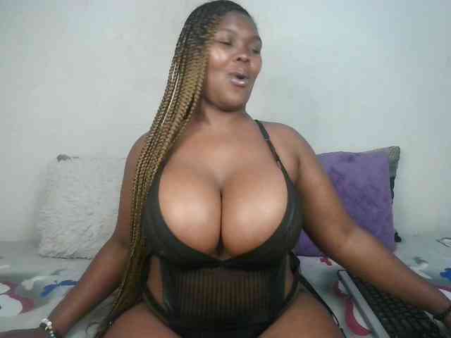 Thickqueenxxx webcam