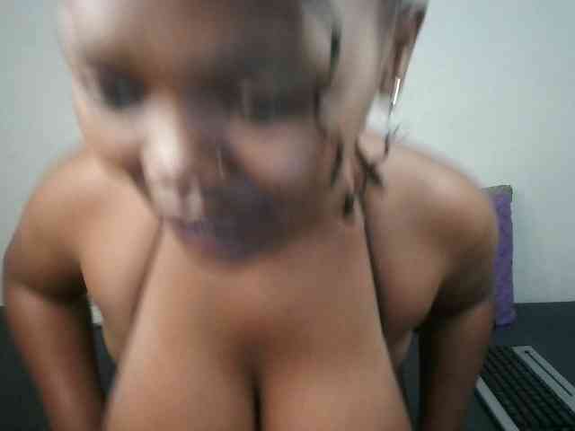 Thickqueenxxx webcam