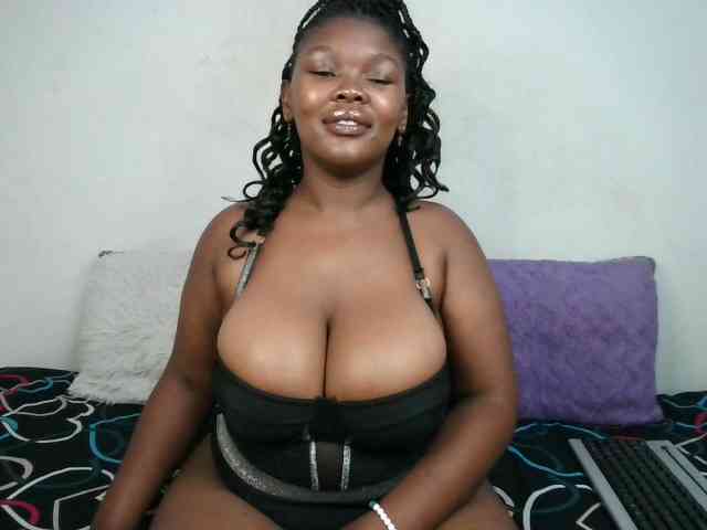 Thickqueenxxx webcam