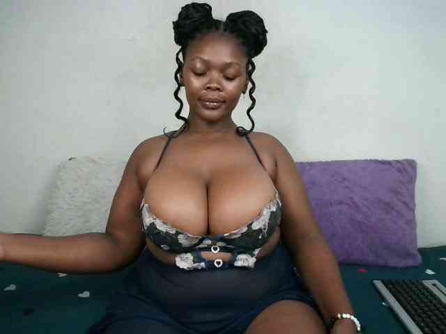 Thickqueenxxx webcam