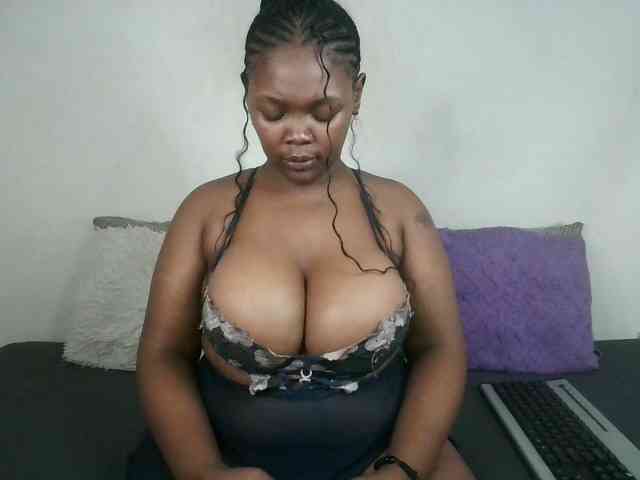 Thickqueenxxx webcam
