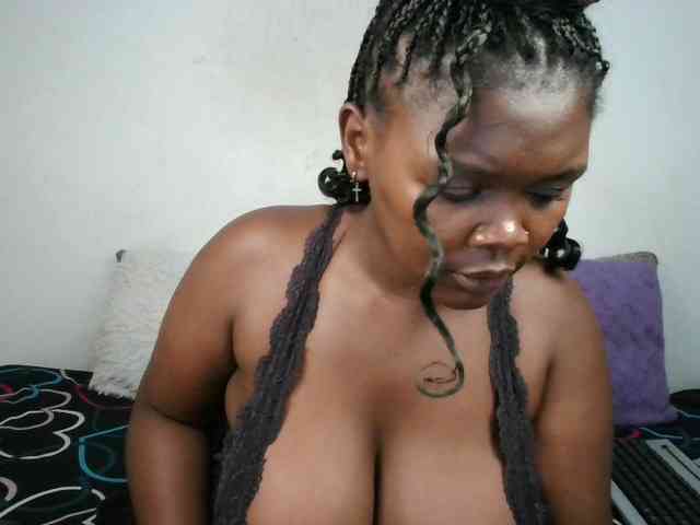 Thickqueenxxx webcam