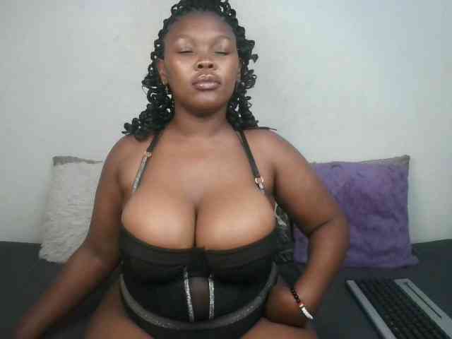 Thickqueenxxx webcam