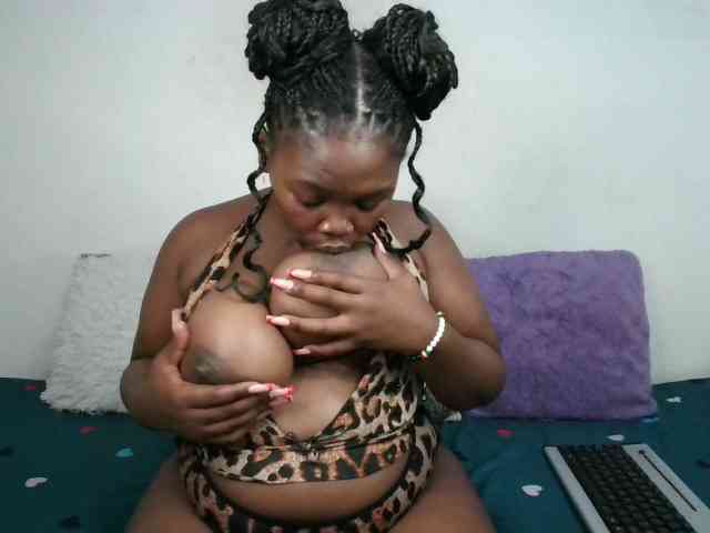 Thickqueenxxx webcam