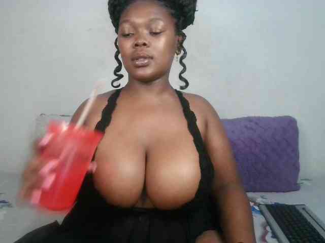 Thickqueenxxx webcam