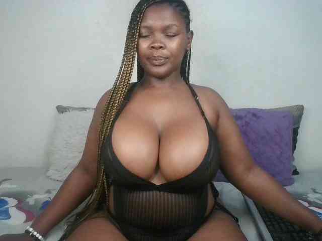 Thickqueenxxx webcam