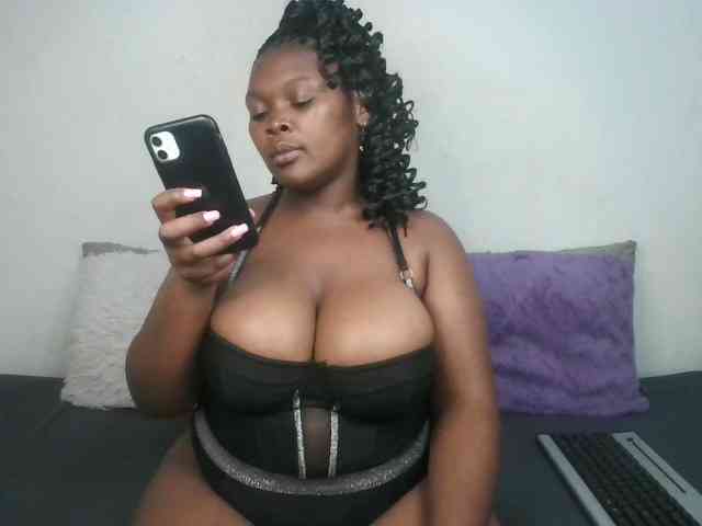 Thickqueenxxx webcam