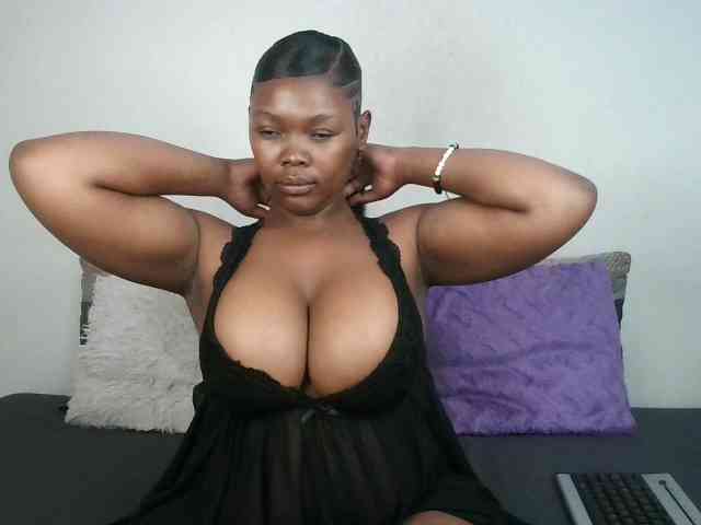 Thickqueenxxx webcam