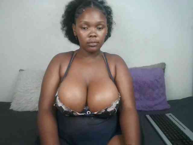 Thickqueenxxx webcam