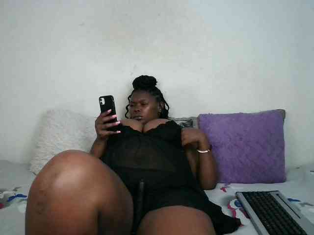 Thickqueenxxx webcam