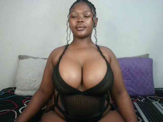Thickqueenxxx webcam
