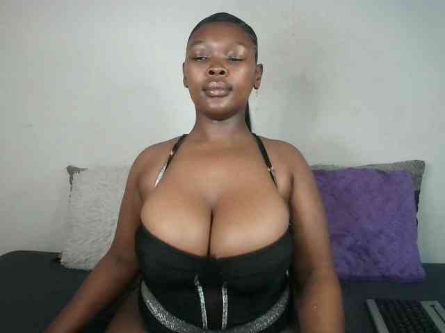 Thickqueenxxx webcam