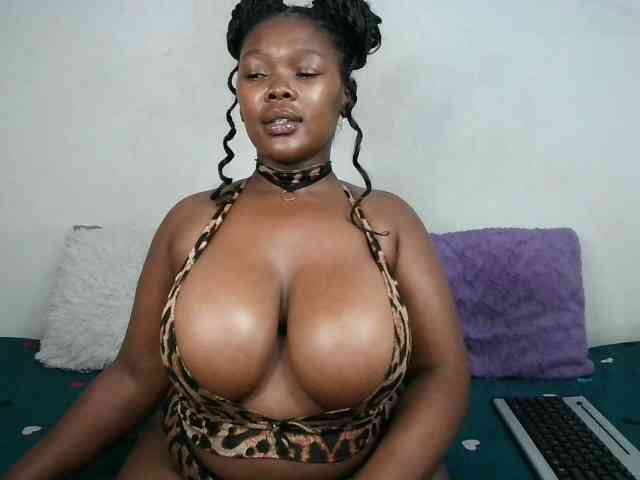 Thickqueenxxx webcam