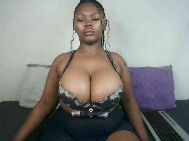 Thickqueenxxx webcam