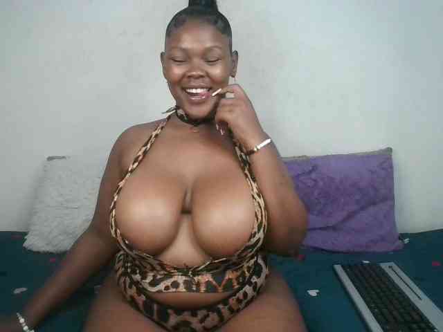 Thickqueenxxx webcam