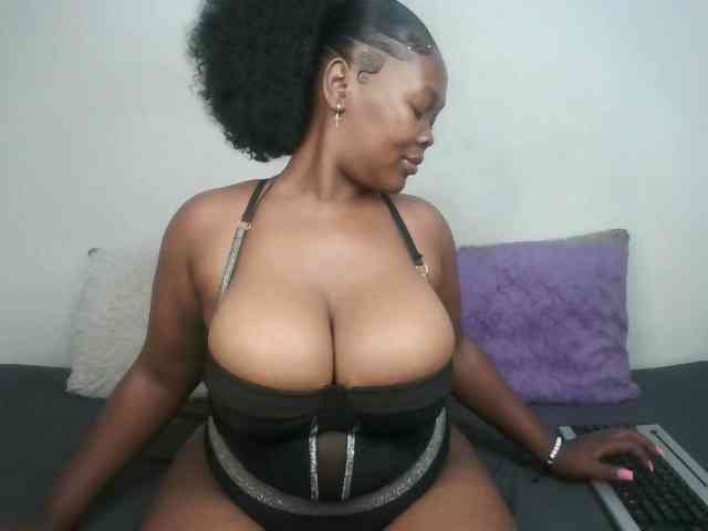 Thickqueenxxx webcam