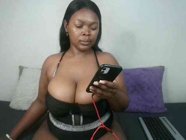 Thickqueenxxx webcam