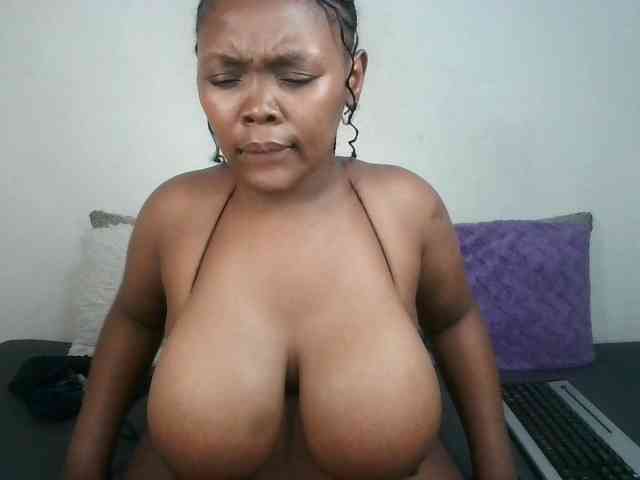 Thickqueenxxx webcam