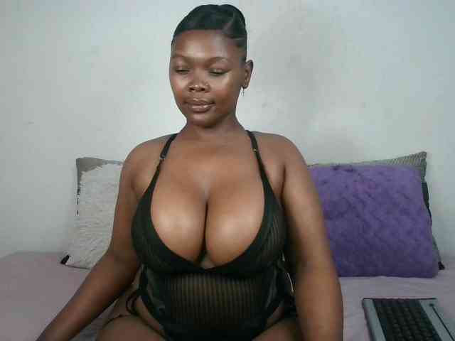 Thickqueenxxx webcam