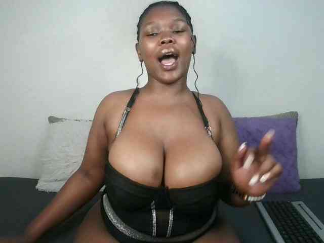 Thickqueenxxx webcam
